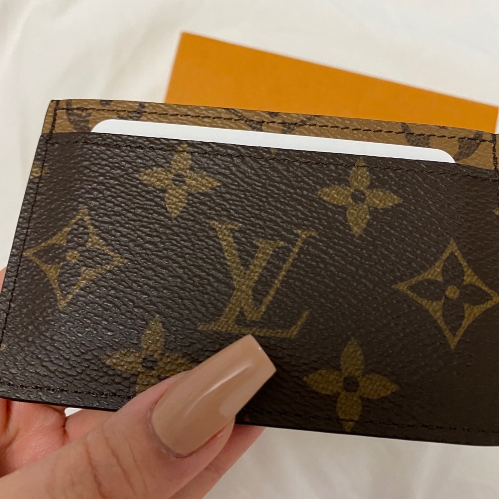 ❌SOLD❌LV Reverse Monogram Card Holder - Picture 5 of 9